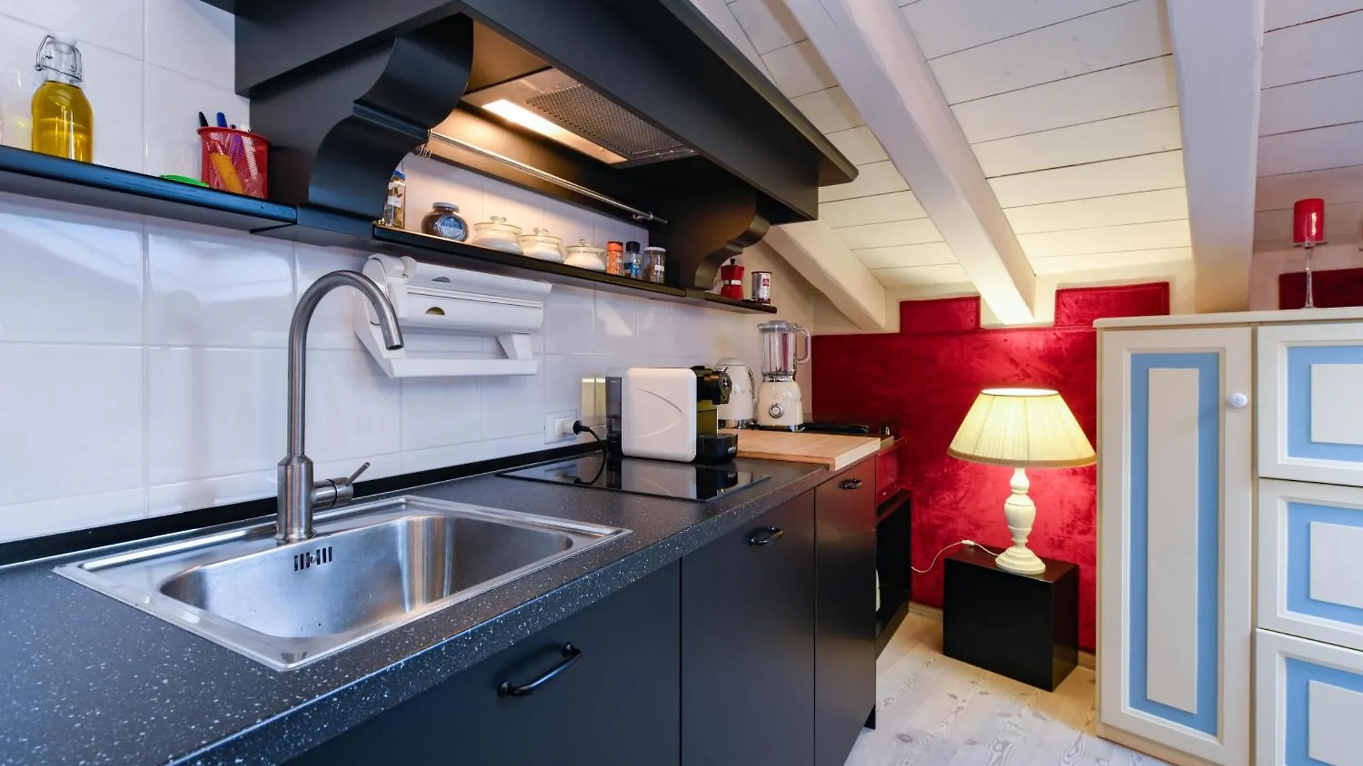 Castello Luxury Apartments - Rosa 데센자노델가르다